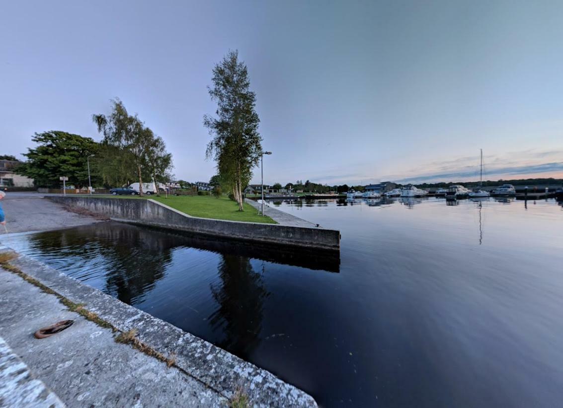 Lough Derg House & The Lake Cafe Нина Екстериор снимка